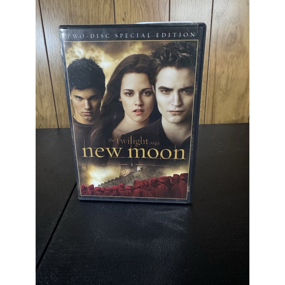 New Moon DVD 2009 Twilight Saga 2 Disc Special
